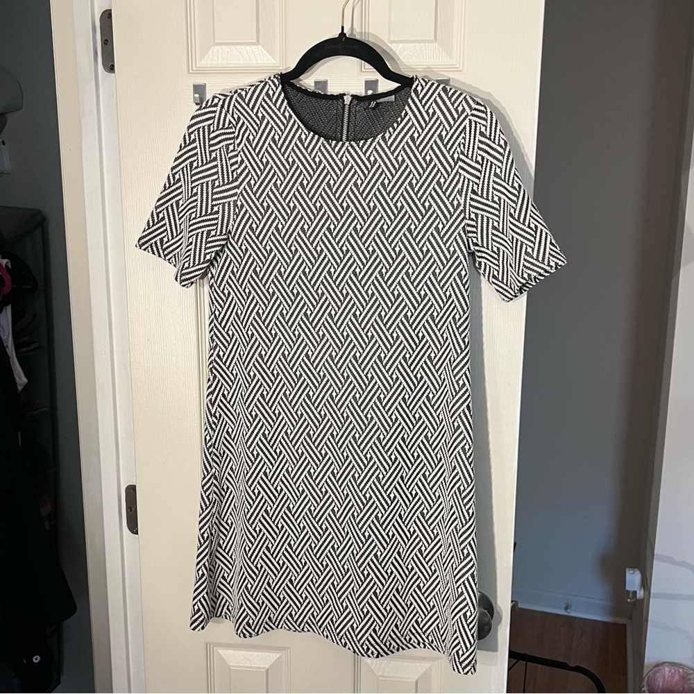 ⭐️ 3/$30 NWOT Divided H&M Dress